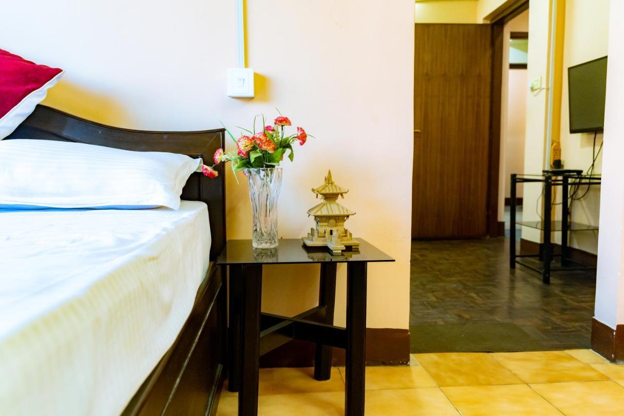 Kbb Hotel And Apartments Hosted By Hostmandu 랄릿푸르 외부 사진
