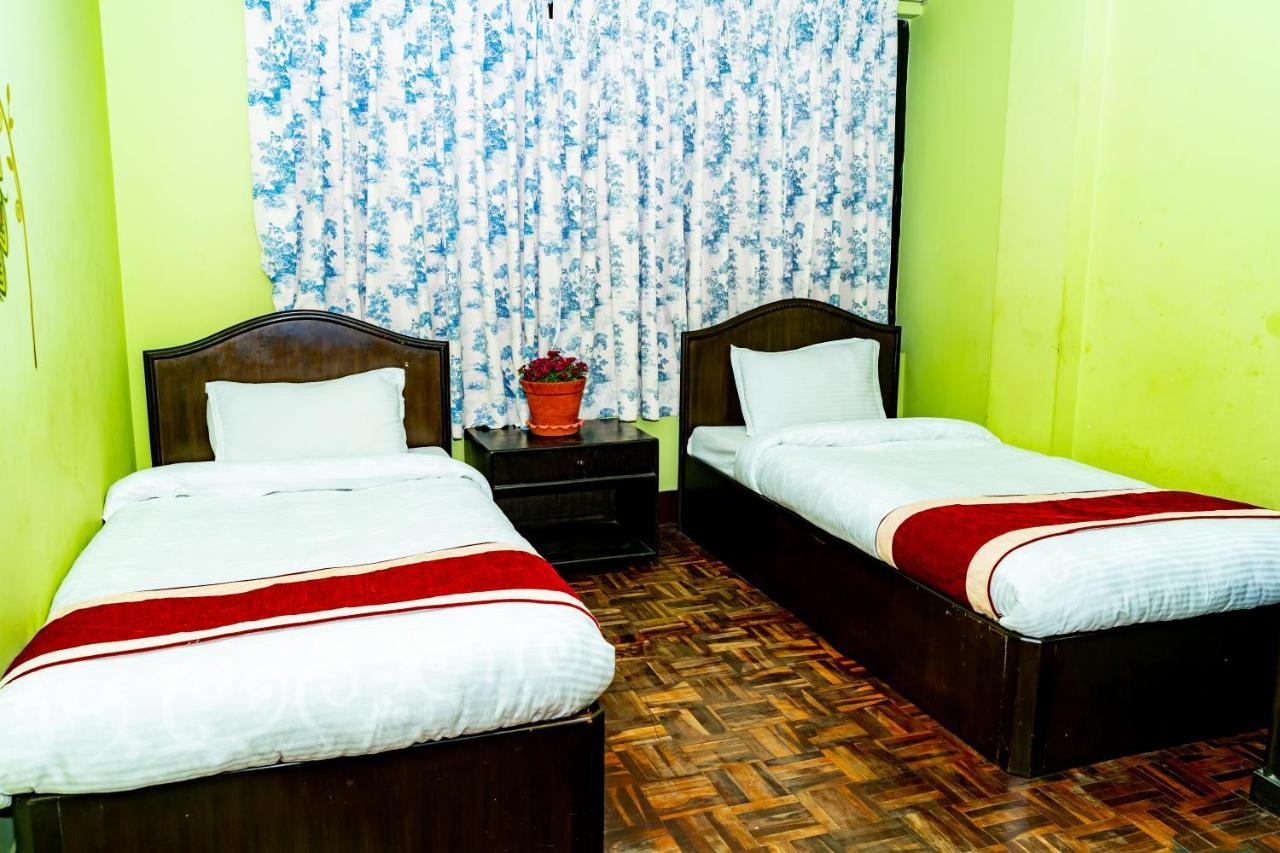 Kbb Hotel And Apartments Hosted By Hostmandu 랄릿푸르 외부 사진