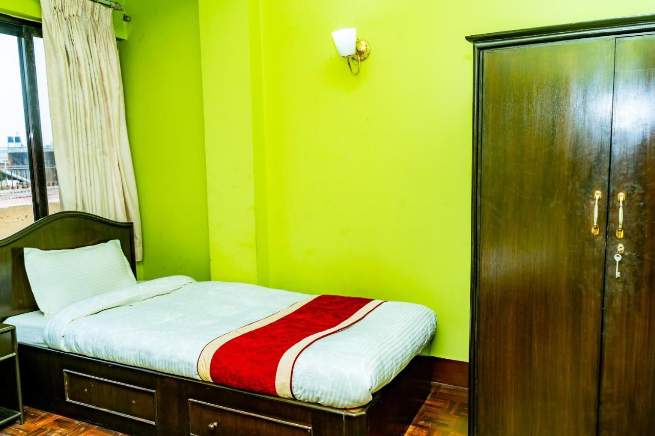 Kbb Hotel And Apartments Hosted By Hostmandu 랄릿푸르 외부 사진