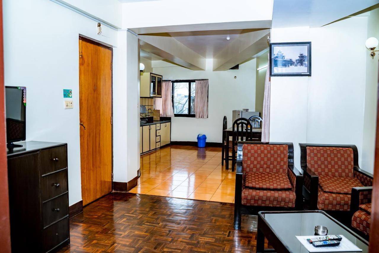 Kbb Hotel And Apartments Hosted By Hostmandu 랄릿푸르 외부 사진