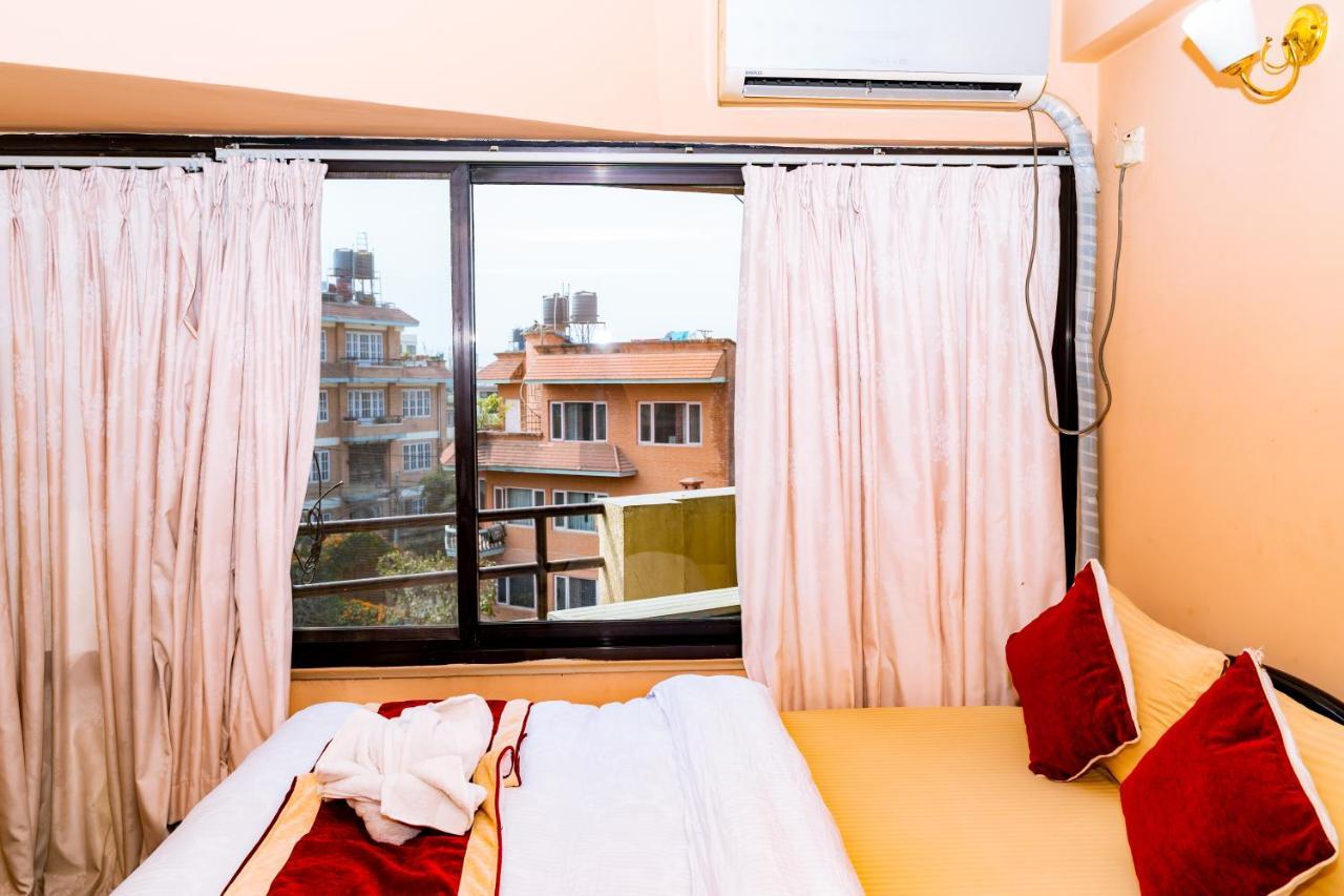 Kbb Hotel And Apartments Hosted By Hostmandu 랄릿푸르 외부 사진