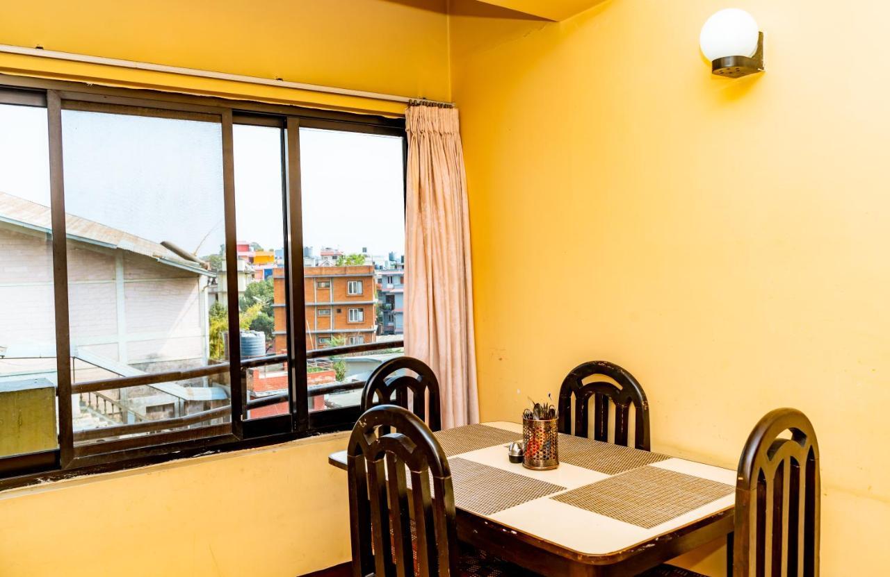 Kbb Hotel And Apartments Hosted By Hostmandu 랄릿푸르 외부 사진